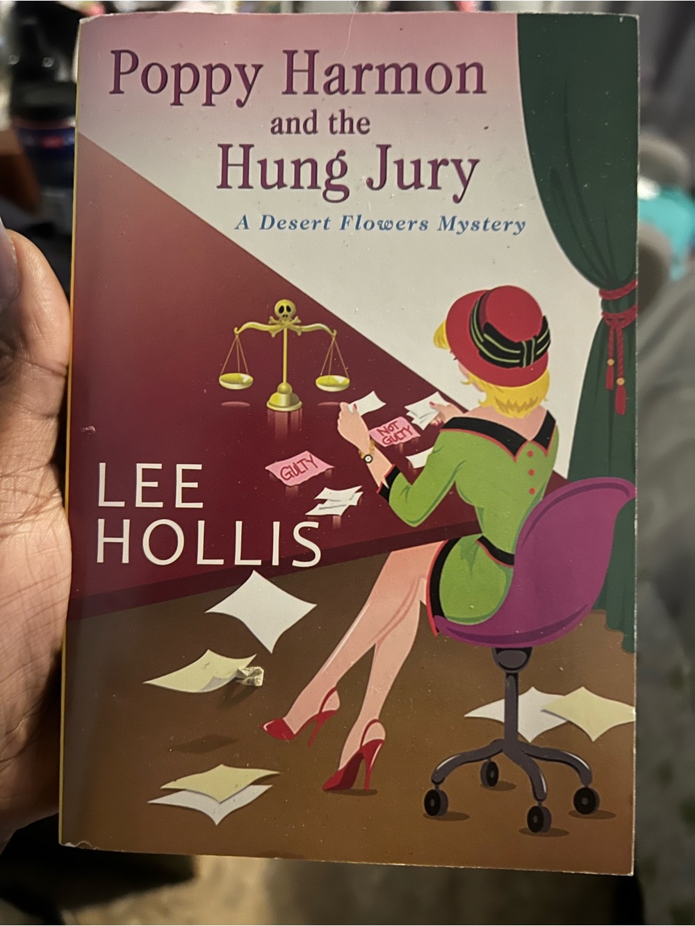 Poppy Harmon and the Hung Jury by Lee Hollis - Pink & Green Cover